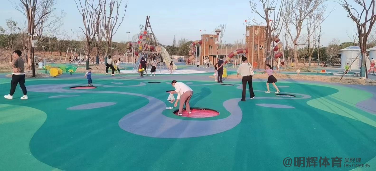 仲巴公园跑道是用什么材料做成的